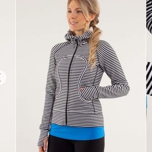 Lululemon Scuba Hoodie Stretch Classic Stripe Printed White Black size 8 medium